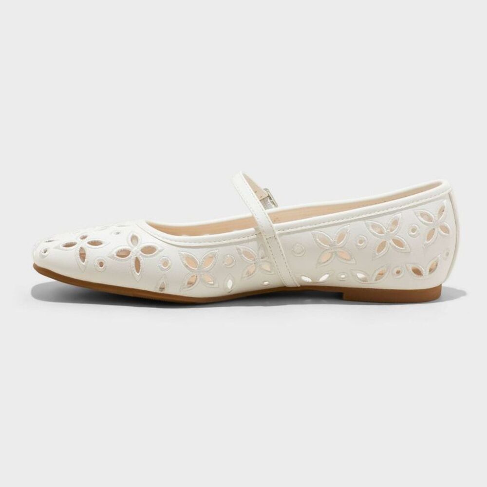 Wild Fable - Women's Elsa Eyelet Mary Jane Ballet Flats with Me White